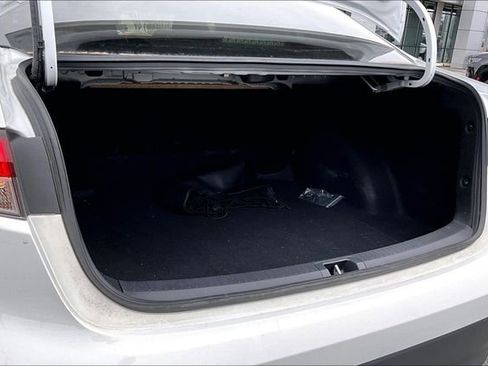 Used 2025 Toyota Corolla LE image 29
