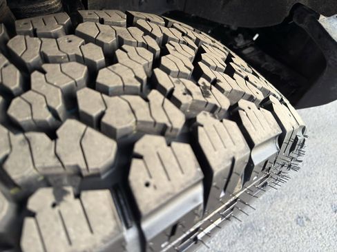 New 2025 Ford Bronco Outer Banks w/ Black Appearance Package image 12