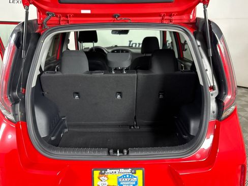 Used 2024 Kia Soul LX w/ Option Group 015 FWD image 28