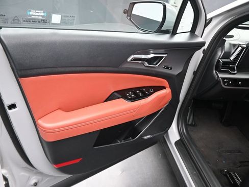 Used 2024 Kia Sportage SX FWD image 7