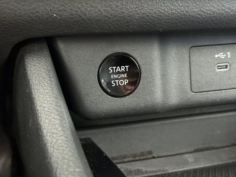 Used 2024 Nissan Rogue SV AWD/4WD image 21