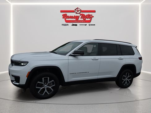 Used 2025 Jeep Grand Cherokee L Limited AWD/4WD image 1