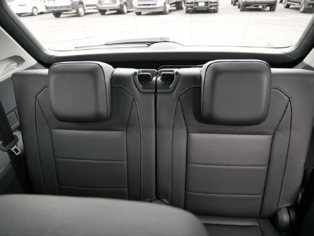 Used 2018 Volkswagen Tiguan SE w/ Panoramic Sunroof Package AWD/4WD image 15