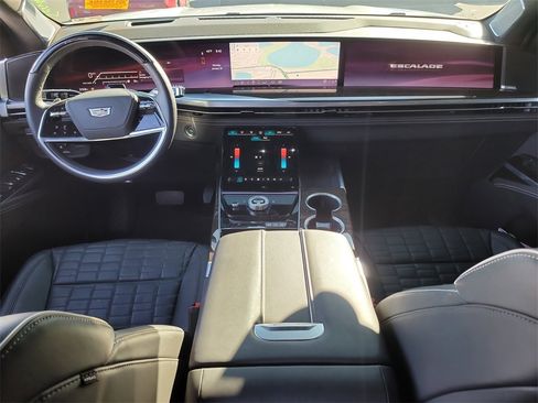 Used 2025 Cadillac Escalade ESV Sport Platinum image 12
