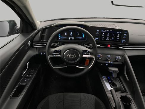 New 2026 Hyundai Elantra SE image 12