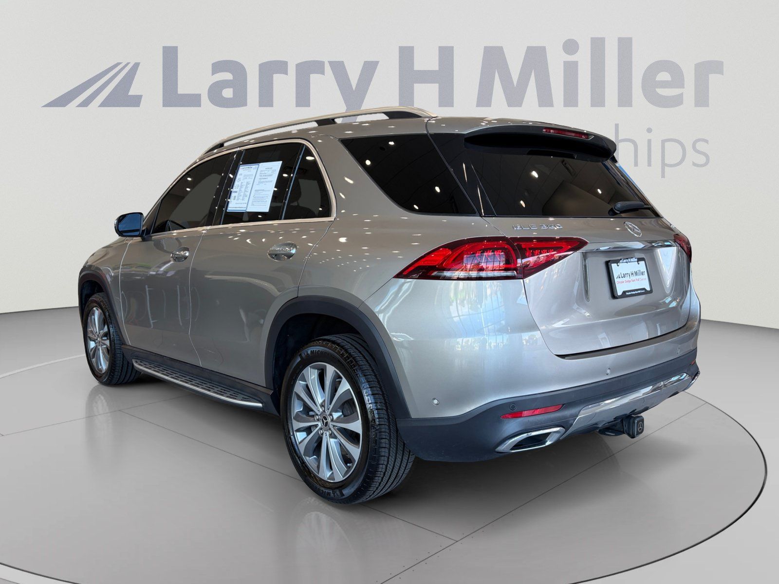 Used 2020 Mercedes-Benz GLE 350 4MATIC image 3