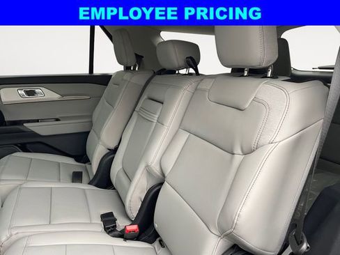 New 2026 Ford Explorer Active w/ Active Comfort Package AWD/4WD image 13
