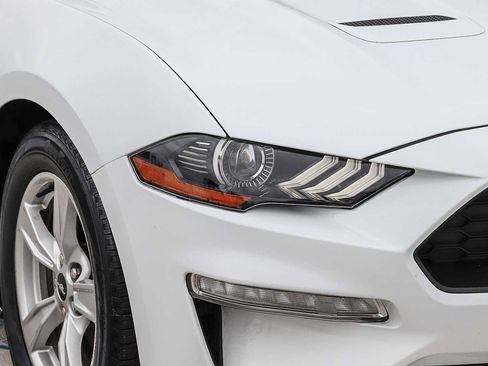 Used 2022 Ford Mustang Convertible RWD image 4