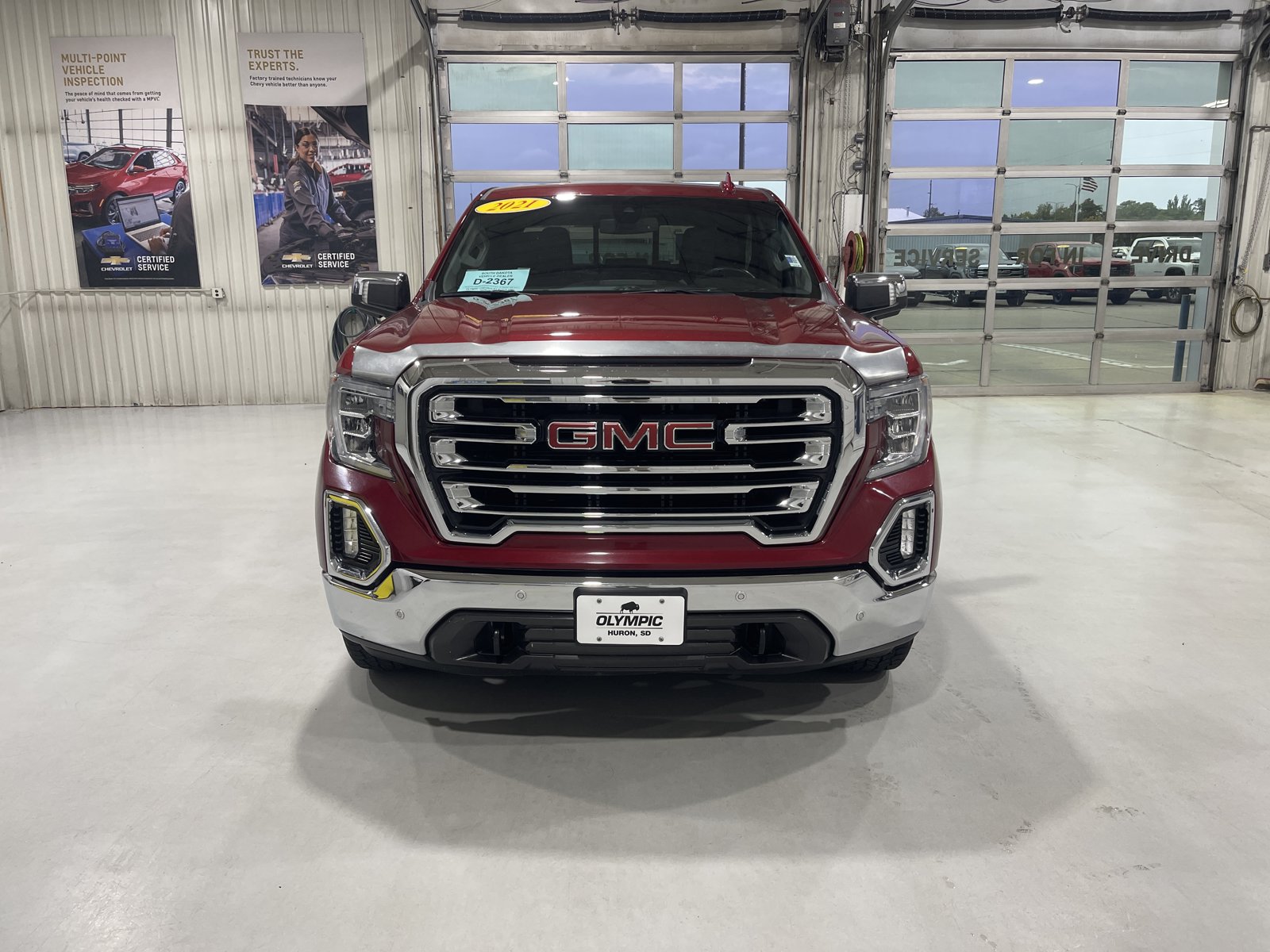 Used 2021 GMC Sierra 1500 SLT w/ SLT Premium Plus Package AWD/4WD image 3