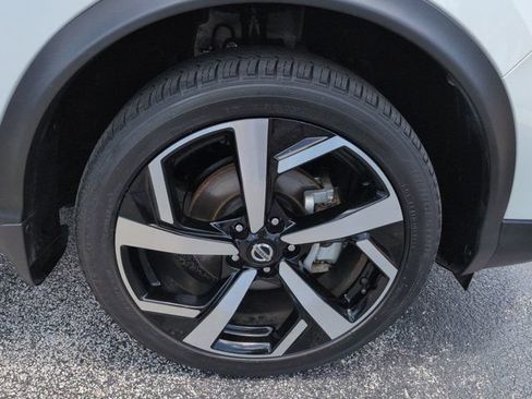 Used 2022 Nissan Rogue Sport SL FWD image 11