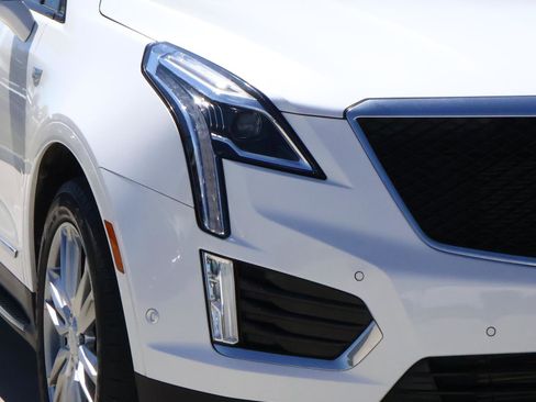 Used 2023 Cadillac XT5 Sportv w/ Technology Package image 9