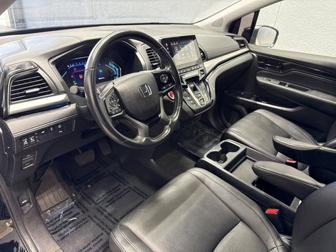 Used 2023 Honda Odyssey Touring image 11