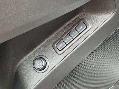 Used 2019 Chevrolet Equinox Premier AWD/4WD image 16