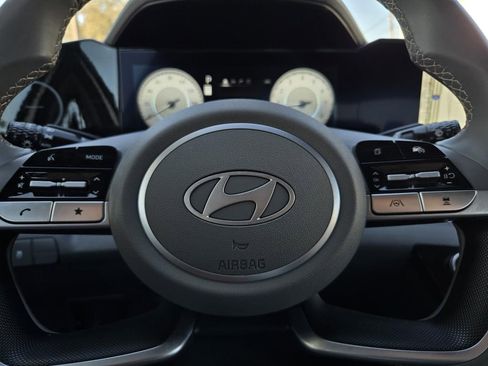 Used 2025 Hyundai Elantra SEL image 23