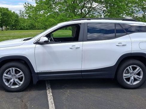 Certified 2024 GMC Terrain SLE w/ Driver Convenience Package AWD/4WD image 5