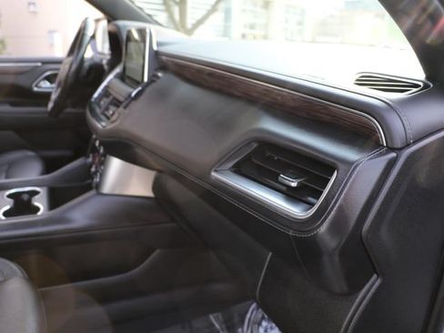 Used 2022 Chevrolet Tahoe Z71 w/ Luxury Package AWD/4WD image 12
