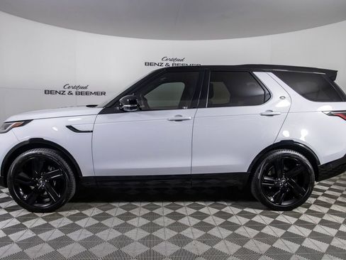 Used 2023 Land Rover Discovery Metropolitan Edition image 11