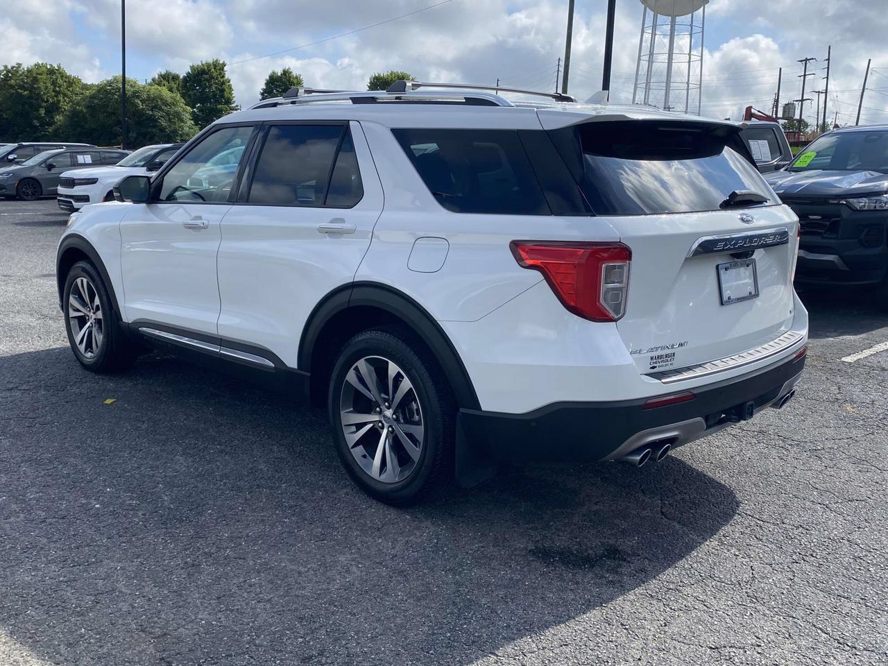 Used 2020 Ford Explorer Platinum w/ Premium Technology Package AWD/4WD image 4