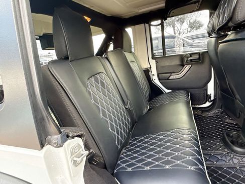 Used 2017 Jeep Wrangler Unlimited Sport AWD/4WD image 30