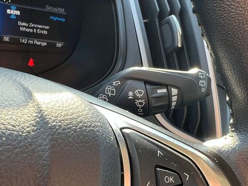 Used 2023 Ford Edge SEL image 33