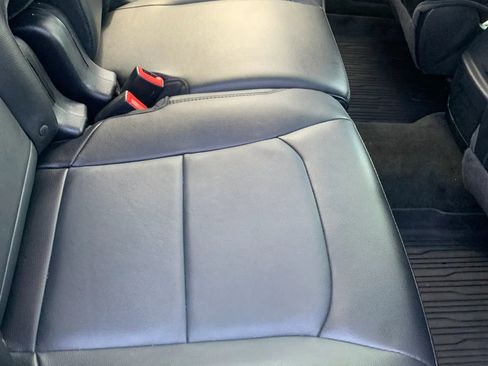Used 2017 Ford Explorer XLT w/ Equipment Group 202A FWD image 12