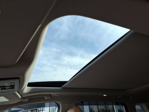 Certified 2023 Nissan Rogue Platinum w/ Platinum Premium Package image 6