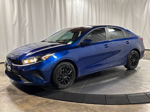 Certified 2023 Kia Forte LXS FWD image 1