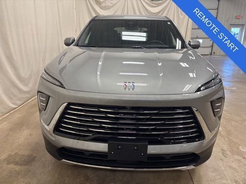 Used 2025 Buick Enclave Preferred image 8