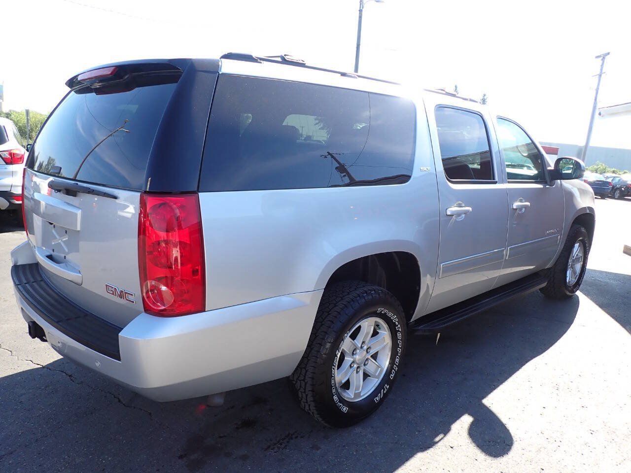 Used 2014 GMC Yukon XL SLT AWD/4WD image 6