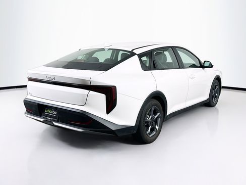 Used 2025 Kia K4 LXS image 9