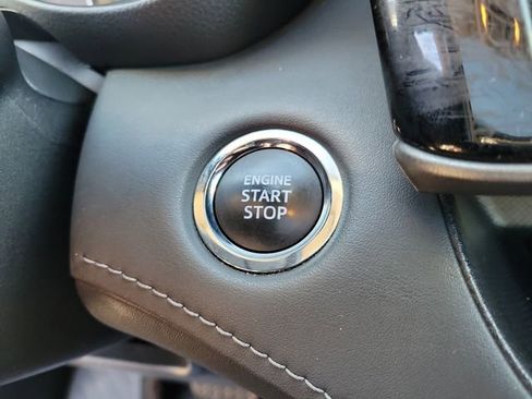 Used 2023 Toyota Highlander L image 27