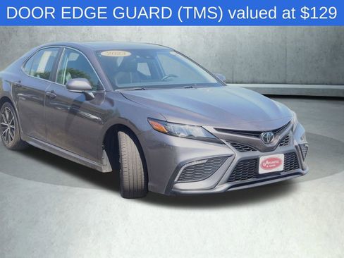 Used 2023 Toyota Camry SE w/ Cold Weather Package AWD/4WD image 8