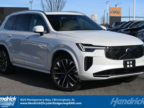 Used 2025 Volvo XC90 B6 Plus image 1