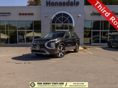 Used 2025 Mitsubishi Outlander SE