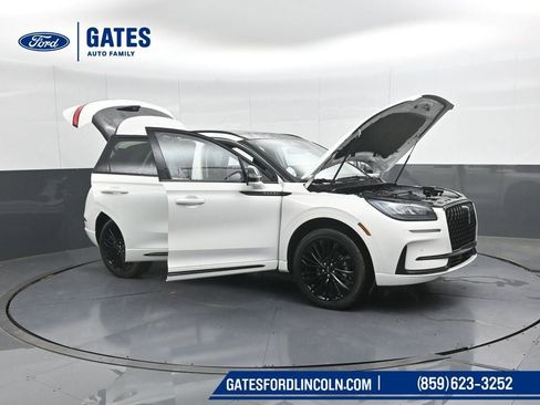 New 2026 Lincoln Corsair Premiere image 59