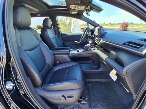 New 2026 Toyota Sienna XLE Woodland Edition AWD/4WD image 24