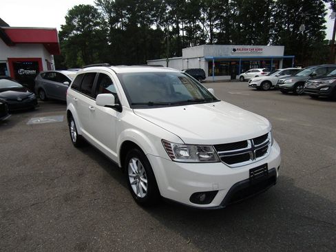 Used 2014 Dodge Journey SXT w/ Quick Order Package 22C FWD image 8