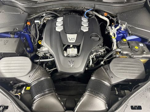 Used 2022 Maserati Levante GT AWD/4WD image 39