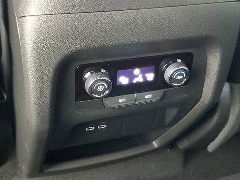 New 2026 Chevrolet Traverse LT image 16