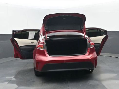 Used 2025 Toyota Corolla LE image 35