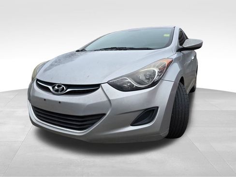 Used 2013 Hyundai Elantra GLS image 5