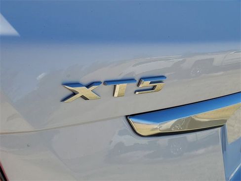 Used 2025 Cadillac XT5 Premium Luxury image 35