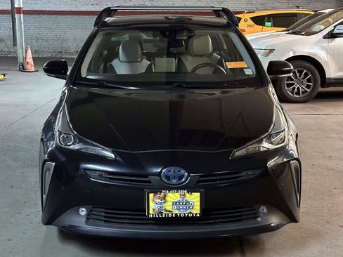 Used 2021 Toyota Prius XLE image 8