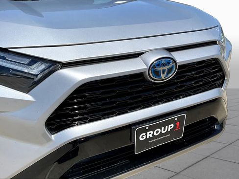 Used 2022 Toyota RAV4 XSE AWD/4WD image 28