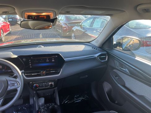 Used 2025 Chevrolet TrailBlazer LT image 33