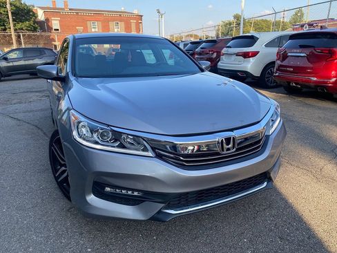 Used 2017 Honda Accord LX image 4