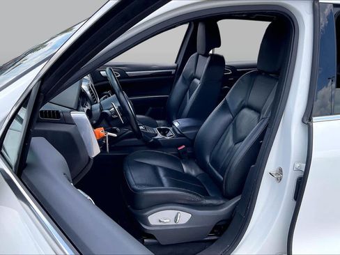 Used 2013 Porsche Cayenne S AWD/4WD image 7