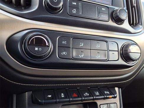 Used 2021 GMC Canyon Denali image 8