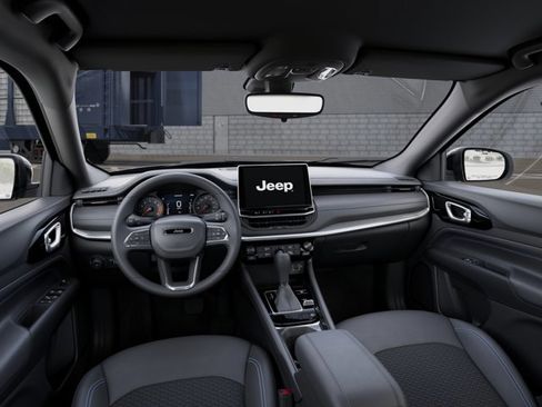 New 2026 Jeep Compass Latitude image 14
