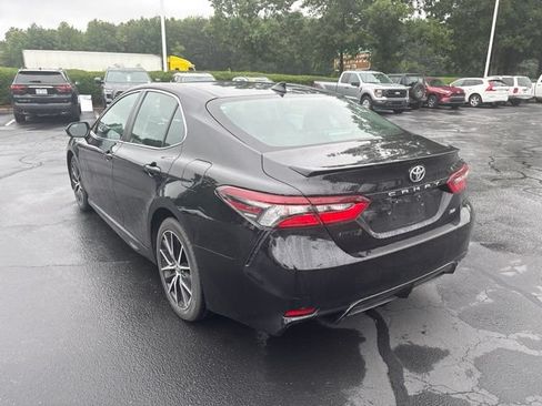 Used 2023 Toyota Camry SE FWD image 9